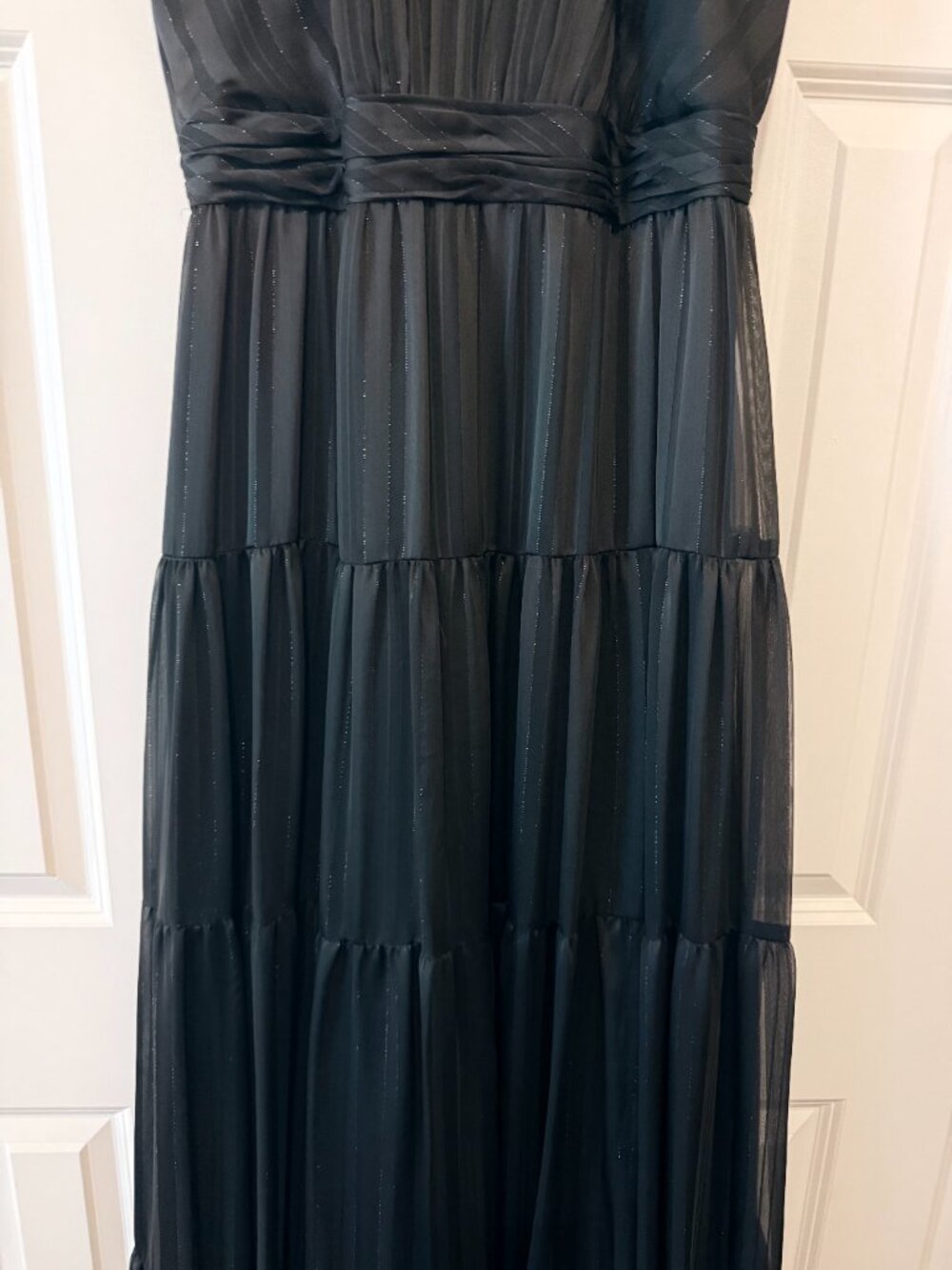 Mac Duggal Black Tiered Chiffon Halter A-Line Gown | Size 10 / L - Picture 5 of 11